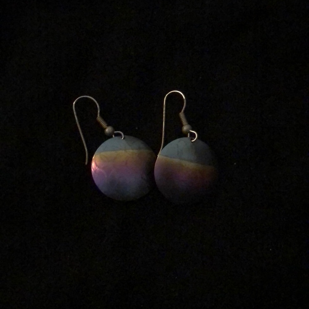 Iridescent LIGHT metal earrings with ombre colors